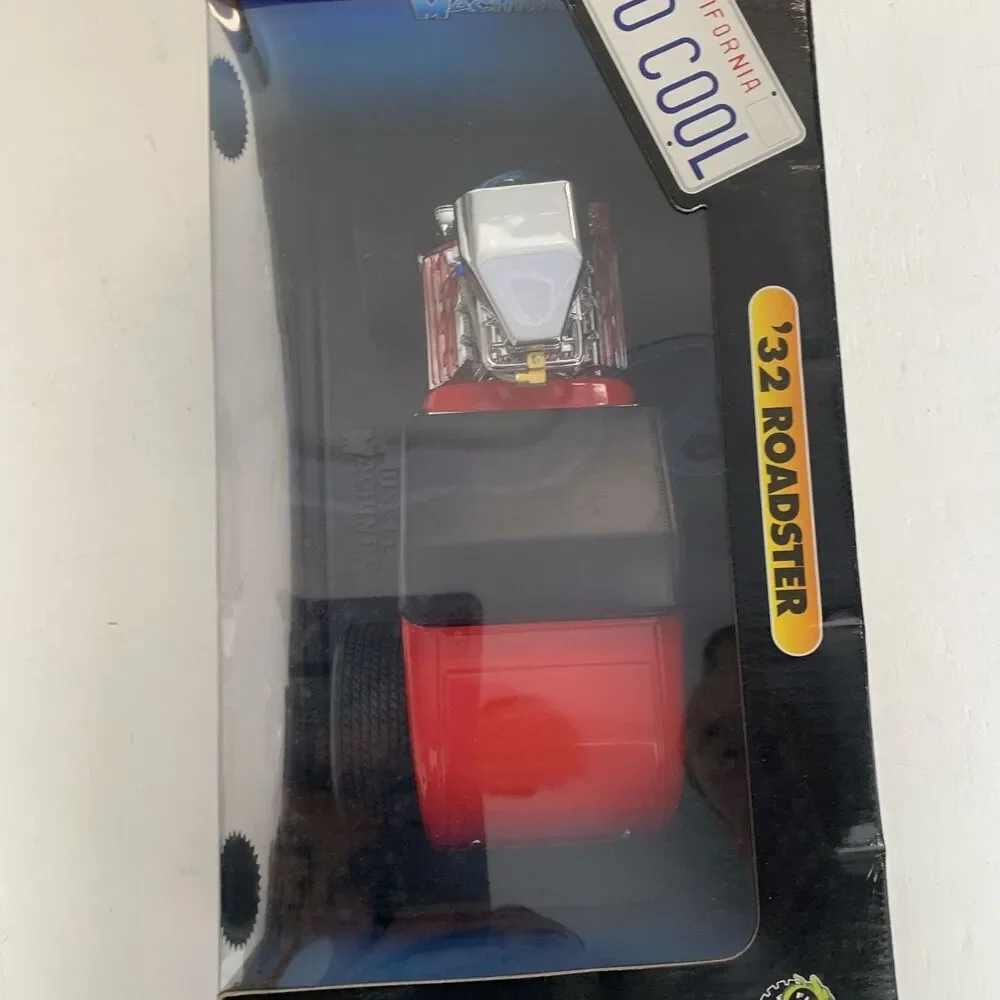 Muscle Machines '32 Roadster 1:18 Scale Diecast Car Metal Mint